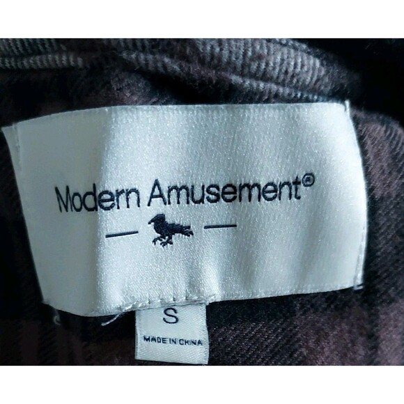 Modern Amusement Hooded Flannel Button up Shirt Mens Small Front Pockets - Picture 3 of 4